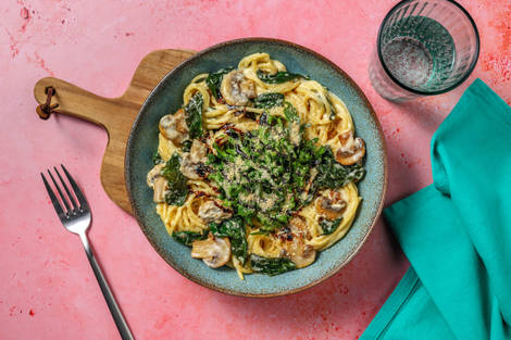 15 Minute Creamy Truffle Chicken and Mushroom Spaghetti