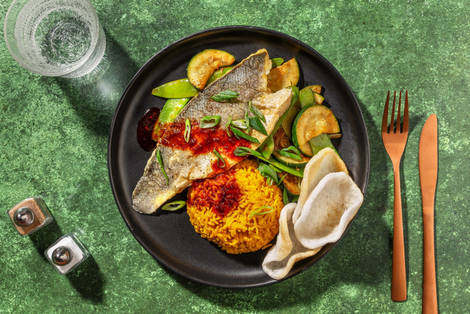 Geglaceerde heekfilet met kroepoek en bosui