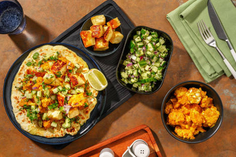 Witte grillkaas in honing met geroosterde bloemkool