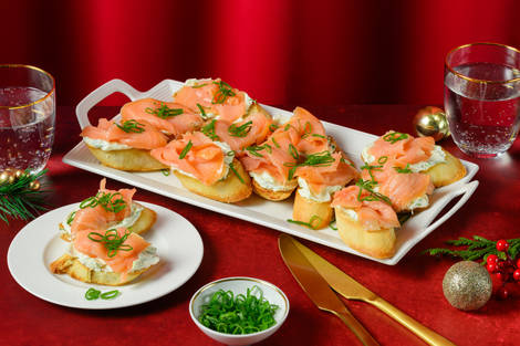 Cheesy Smoked Salmon Crostini