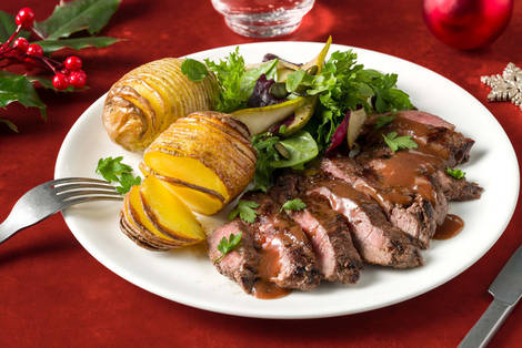 Stekt rumpstek och krämig rödvinssås