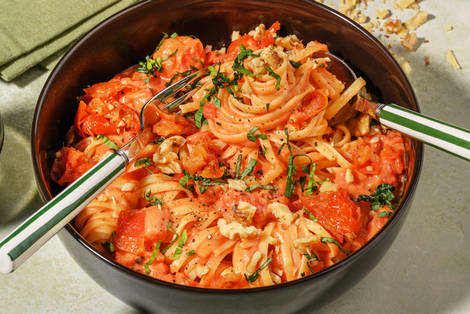 Snabb ricottatoppad soltorkad tomatpasta