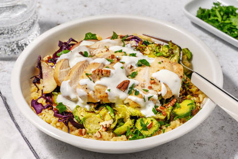 Bowl på ugnsrostad kyckling och brysselkål