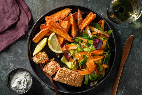 Sesampanerad lax och persiljemajonnäs