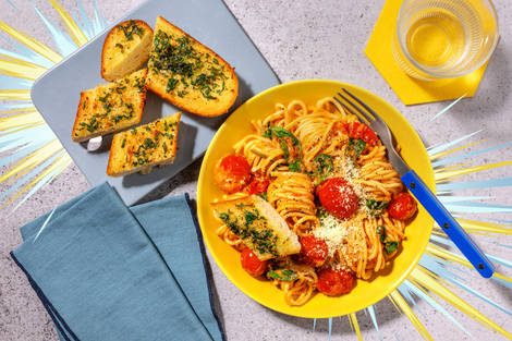 Lava-pasta med örtkryddat vitlöksbröd