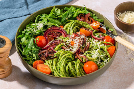 Linguine met zelfgemaakte spinaziepesto