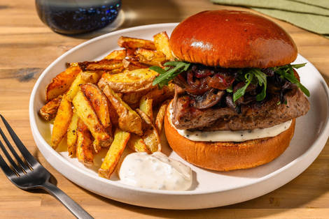 Grillet biffburger og pepperaioli