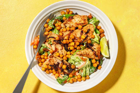 Rask salat med cajunkrydret kylling