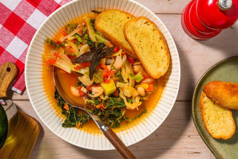 Ribollita rustica di cavolo nero e salsiccia