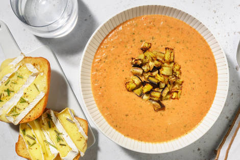 Soupe de ratatouille et ciabatta au camembert