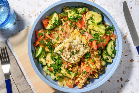 Griechischer Orzo-Salat mit Hirtenkäse 