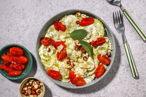 Ravioli ai carciofi spinosi d'Albenga e salsa al caprino