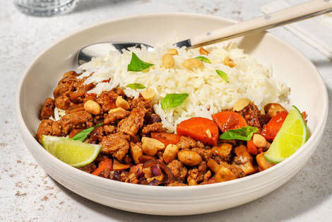 Sauté de porc au soja noir, cacahuètes et basilic thaï