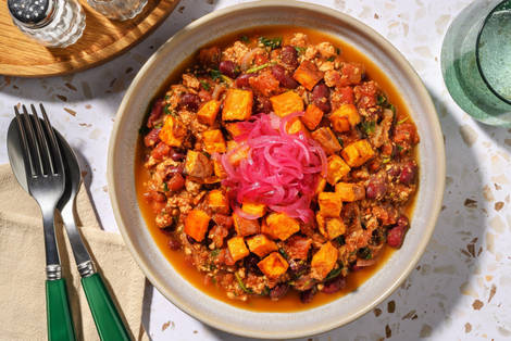 Veganes Chipotle Chili und pickled Onion