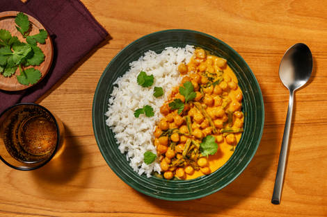 Fuss-Free Thai Red Chickpea, Prawn & Veggie Curry