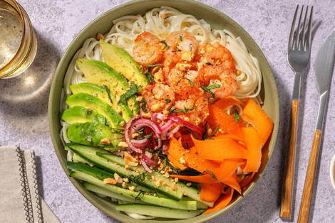 Vietnamesiska sesamnudlar och stekta räkor