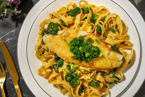 Fettuccine mit knusprigem Fischfilet