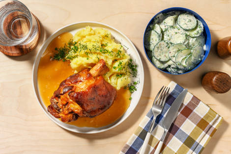 Bayerische Schweinshaxe mit Bratensoße 