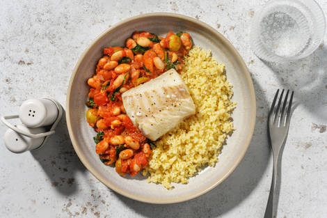 Medelhavsinspirerad torsk i tomat- och olivsås