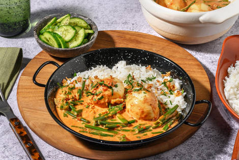Curry aux œufs à l'indonésienne et oignons frits