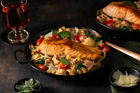 Toscansk inspireret laks og cremet tagliatelle