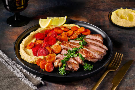 Tagliata di manzo e carote arcobaleno al miele