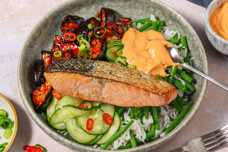 Bowl mit glasierter Aubergine & extra Lachsfilet