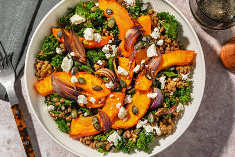 Süßkartoffelsalat mit Babygrünkohl und Linsen