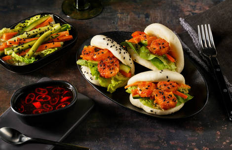 Baos de langostinos con salsa de chile dulce casera