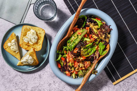 Salade de chèvre chaud, lard grillé & tomates