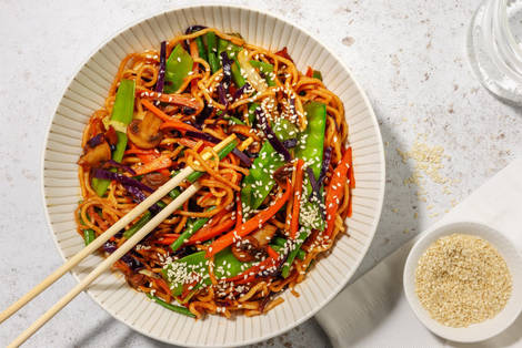 Super Quick Sesame Gochujang Veggie Noodles