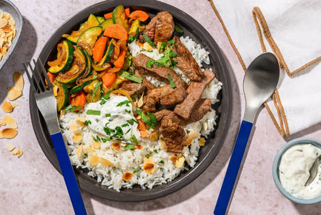 Biefstukreepjes met frisse yoghurtsaus