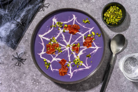 Calderone di crema viola e salsiccia croccante