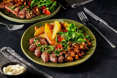 Belle bavette grillée sauce chimichurri