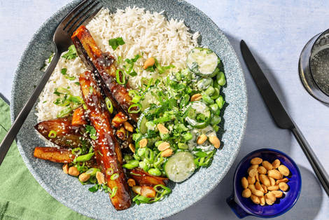 Hoisinaubergine met gomasio-sojabonensalade