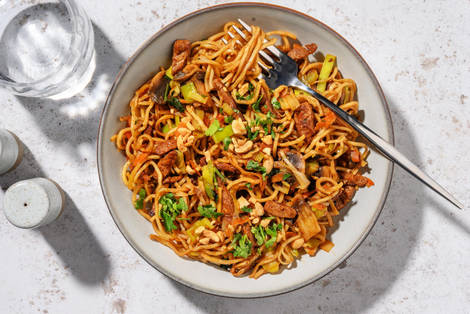 Noedels met veggie runderstukjes in gembersaus