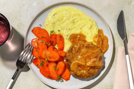 Vegane Beyond Meat Frikadelle mit Zwiebelsauce		