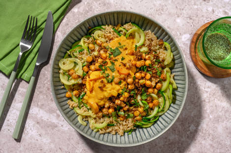 Krokante kikkererwten met plantaardig gehakt en gele currysaus