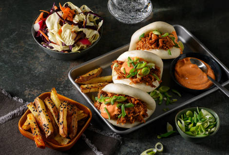 Sticky Hoisin Pulled Pork Bao