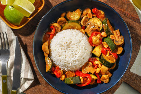 Champignon-Zucchetti-Gemüse mit Satay-Sauce