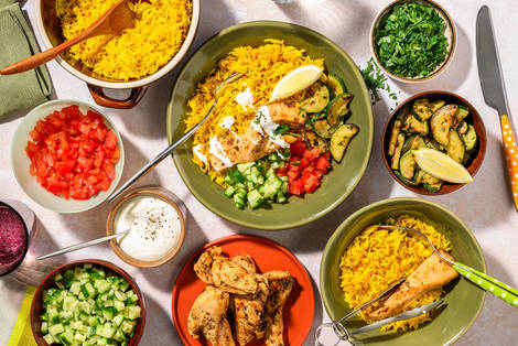 Familie-avond op z'n Mediterraans: kipbowls met gele rijst