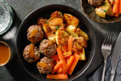 Rinderhackbällchen mit knusprigen Drillingen 