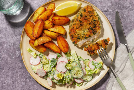 Knuspriges Kräuterplätzli mit Paprika-Pommes