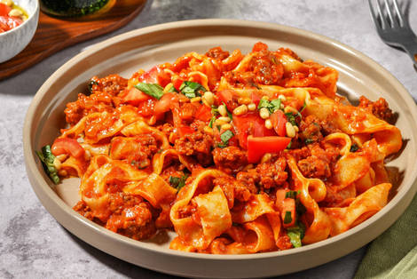 Selbst gemachte Fettuccine mit Bolognese vom Weiderind