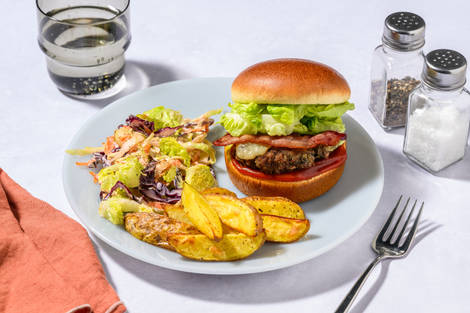 Family Favourite Bacon Cheddar Cheeseburger