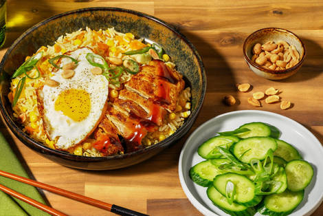 Kantonesischer Konfetti-Reis mit Teriyaki-Hähnchenbrust