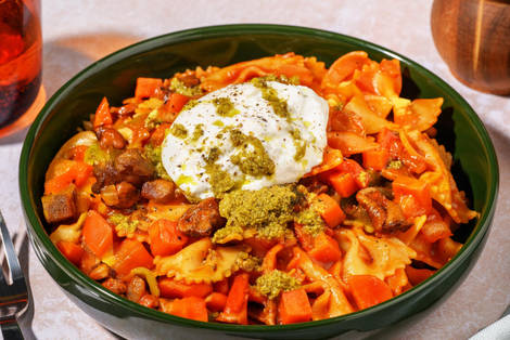 Farfalle à la burrata et crème de basilic