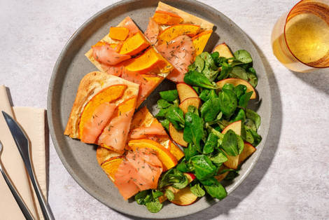 Kürbis-Honig-Flammkuchen mit Räucherlachs