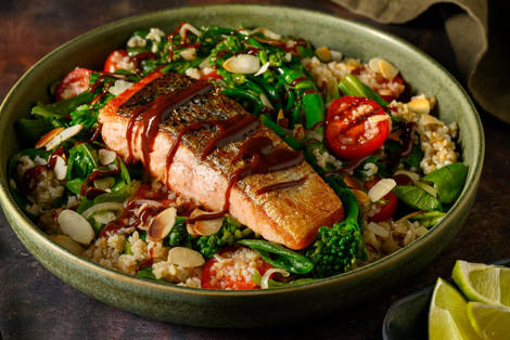 Zalmfilet met broccolini en tahindressing