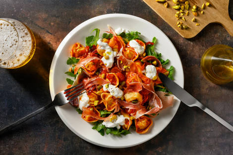Antipasto tortelloni met serranoham en burrata